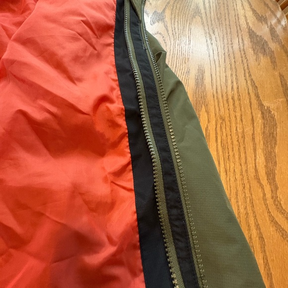 Eddie Bauer Boys Black Olive Rain Jacket Size M 10/12 EUC - Picture 5 of 12